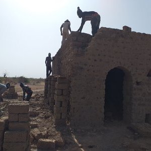Chantier d'un poulailler VN (Mali)